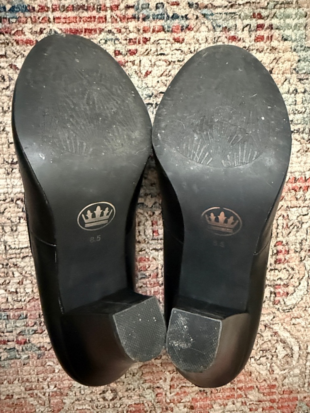 Women's Black Leather Pointed Toe Pumps - Picture 4 of 4